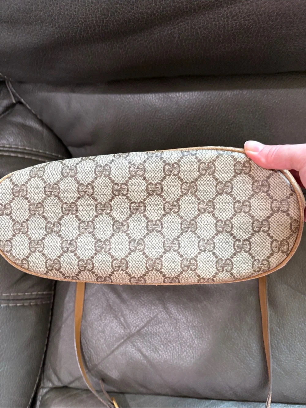 Gucci signature printed vintage crossbody bag as is - Picture 6 of 14
